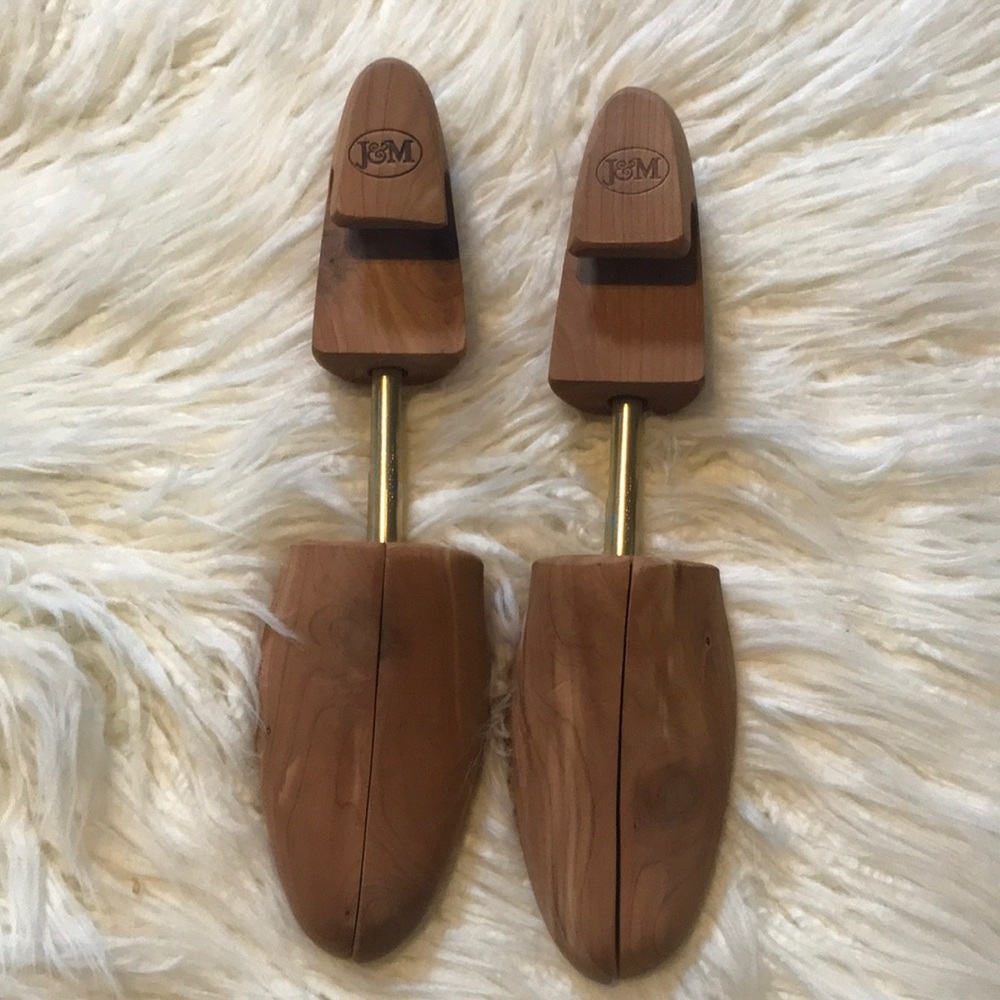 Wooden shoe trees